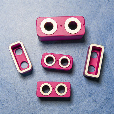 অ্যালুমিনিয়াম সিরামিক প্লেট তাপীয় শক প্রতিরোধের 250C উচ্চ ভলিউম ঘনত্ব ≥3.65 এবং কঠোরতা 9 Mohs